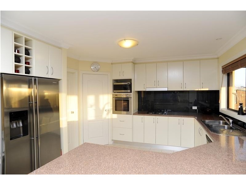 16 Washington Gardens, Leopold VIC 3224