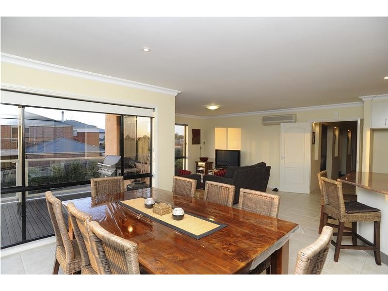 16 Washington Gardens, Leopold VIC 3224