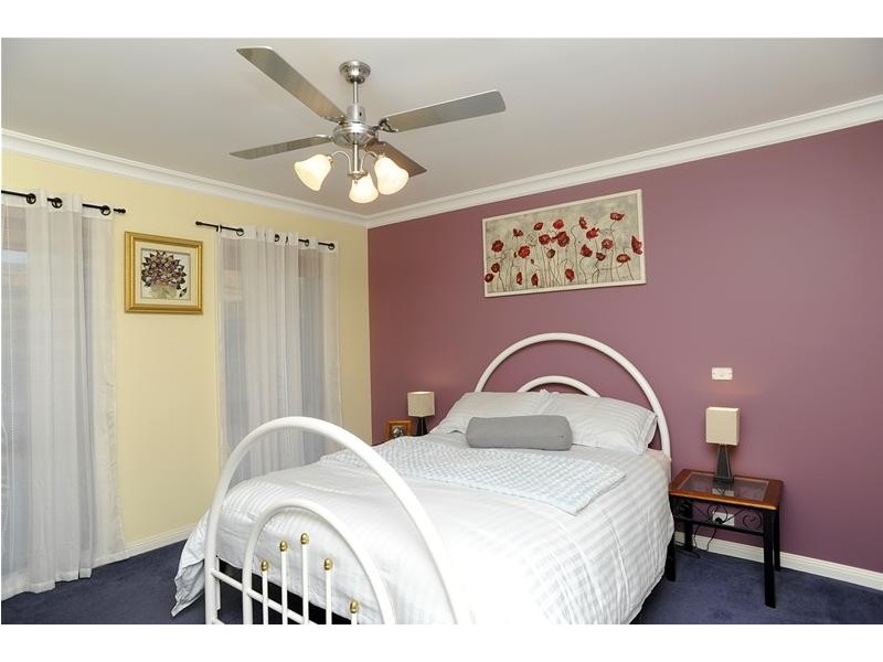 16 Washington Gardens, Leopold VIC 3224