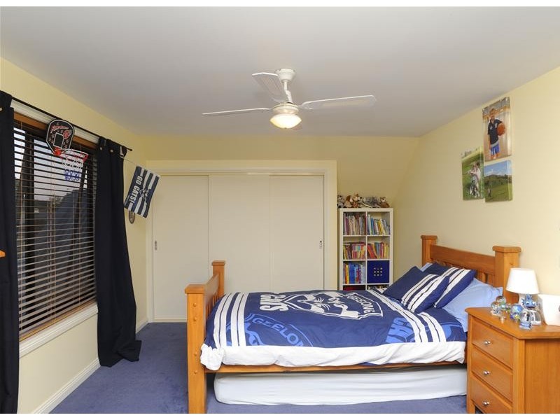 16 Washington Gardens, Leopold VIC 3224