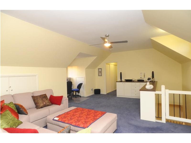 16 Washington Gardens, Leopold VIC 3224