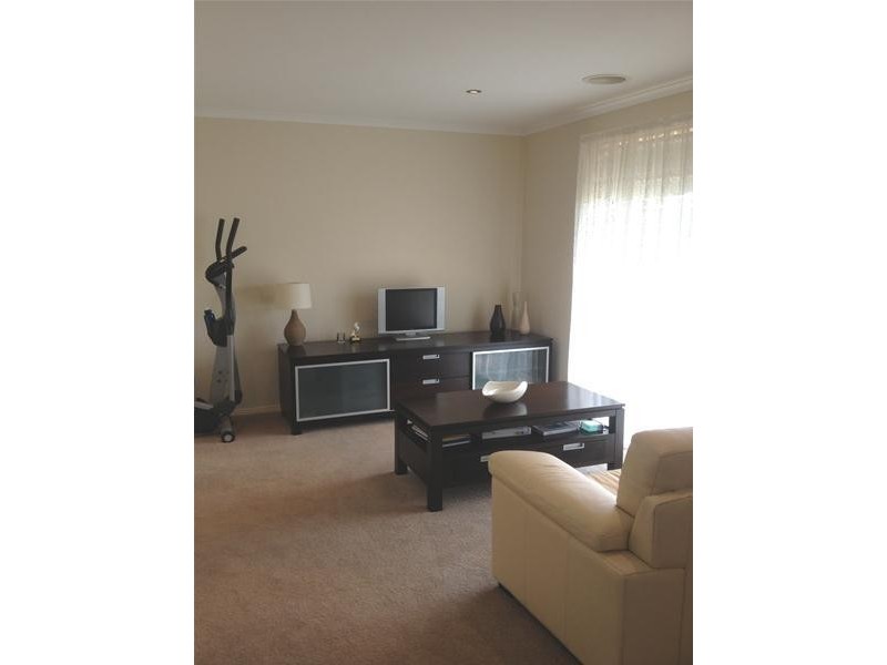 8 Heywood Court, Leopold VIC 3224