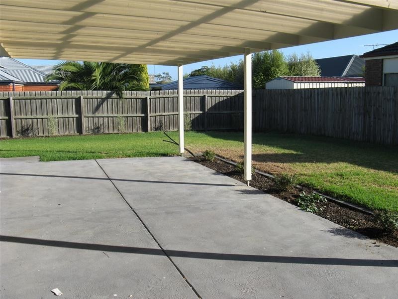 8 Heywood Court, Leopold VIC 3224