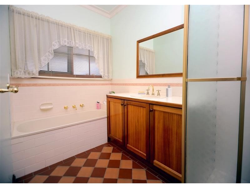 35-37 Cornthwaite Crescent, Leopold VIC 3224