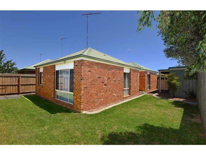 8/15 – 19 Thompson Street, Whittington VIC 3219