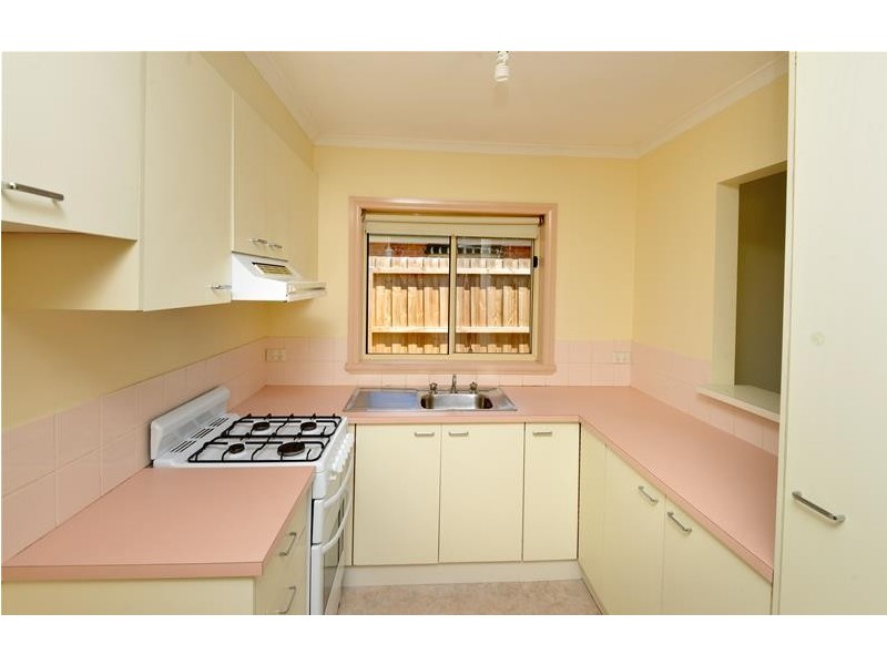 8/15 – 19 Thompson Street, Whittington VIC 3219