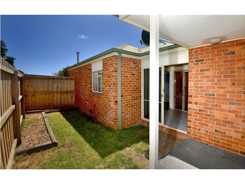 8/15 – 19 Thompson Street, Whittington VIC 3219