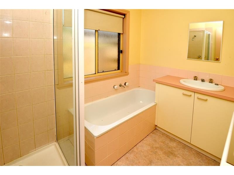 8/15 – 19 Thompson Street, Whittington VIC 3219