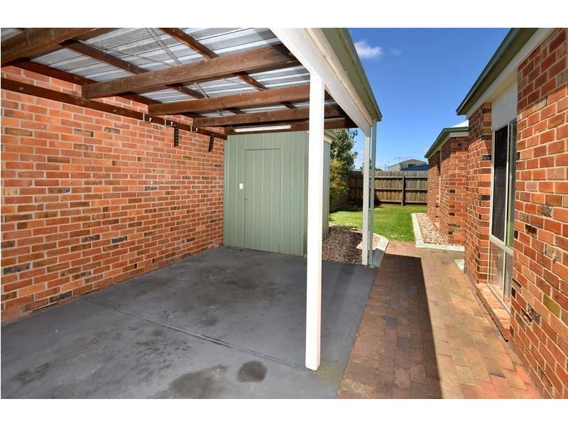 8/15 – 19 Thompson Street, Whittington VIC 3219
