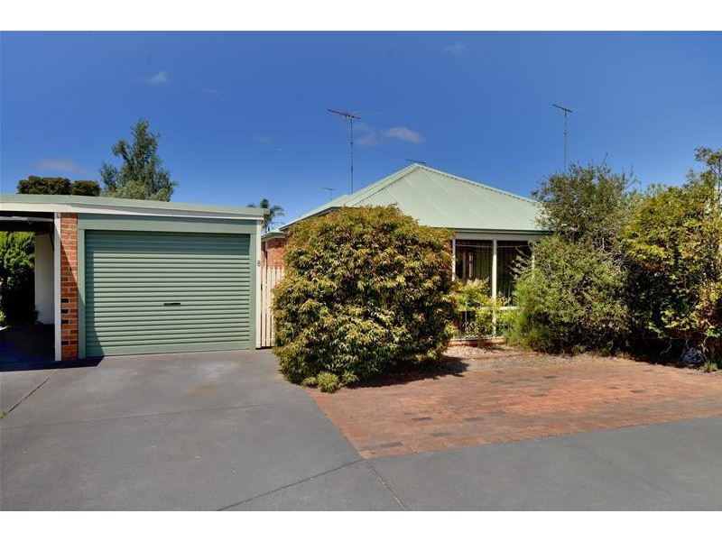 8/15 – 19 Thompson Street, Whittington VIC 3219