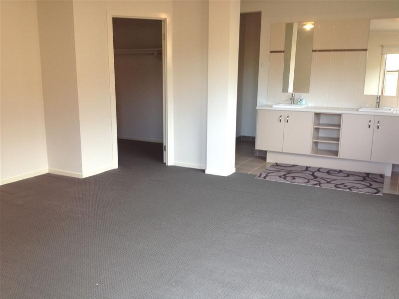 12 Morrow Crescent, Leopold VIC 3224