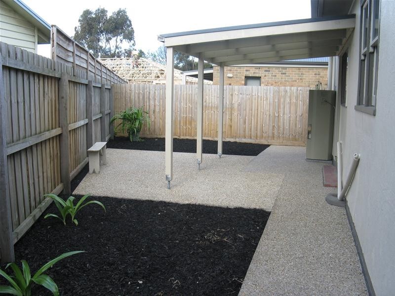 11 Charlotte Avenue, Newcomb VIC 3219