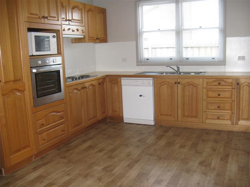 11 Charlotte Avenue, Newcomb VIC 3219