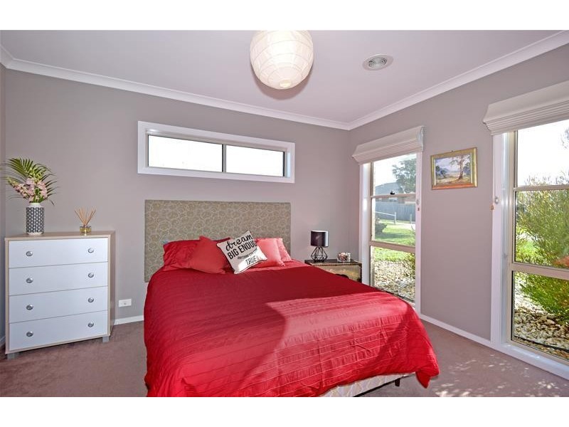 11 Morrow Crescent, Leopold VIC 3224