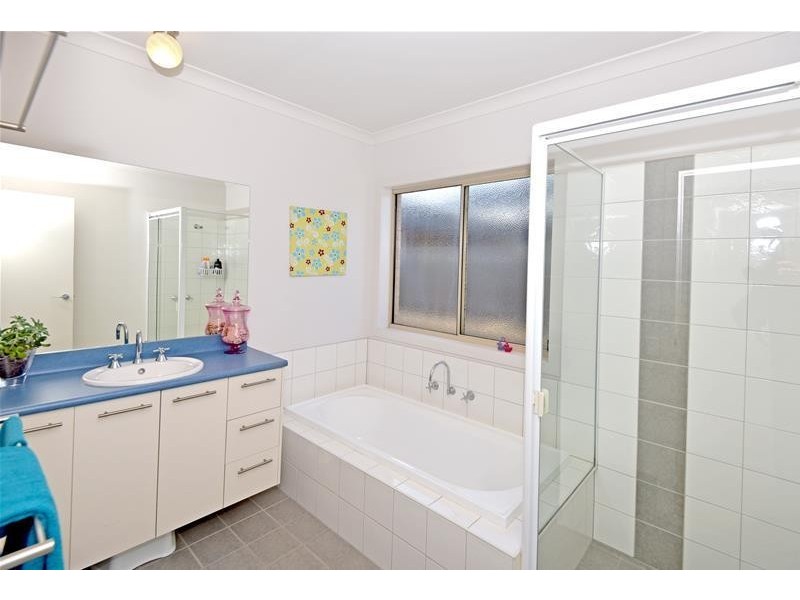 11 Morrow Crescent, Leopold VIC 3224