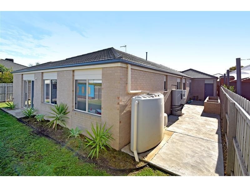 11 Morrow Crescent, Leopold VIC 3224