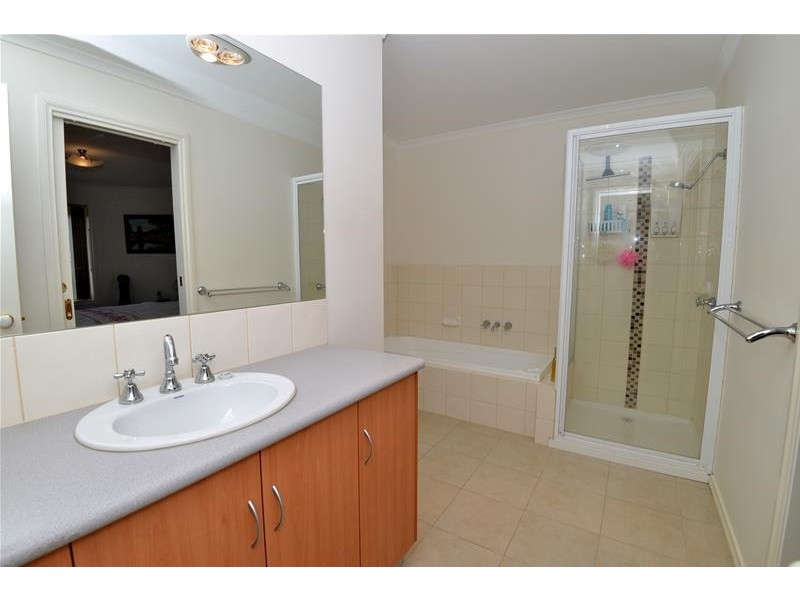 1/30 Trumper Crescent, Leopold VIC 3224