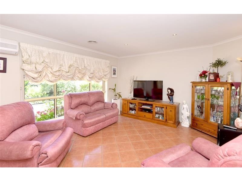 8 Emma Court, Leopold VIC 3224