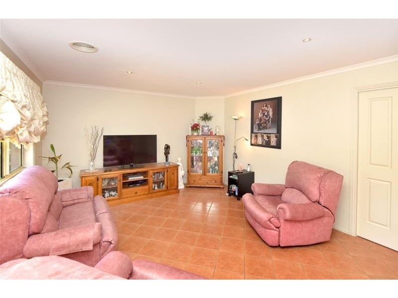 8 Emma Court, Leopold VIC 3224