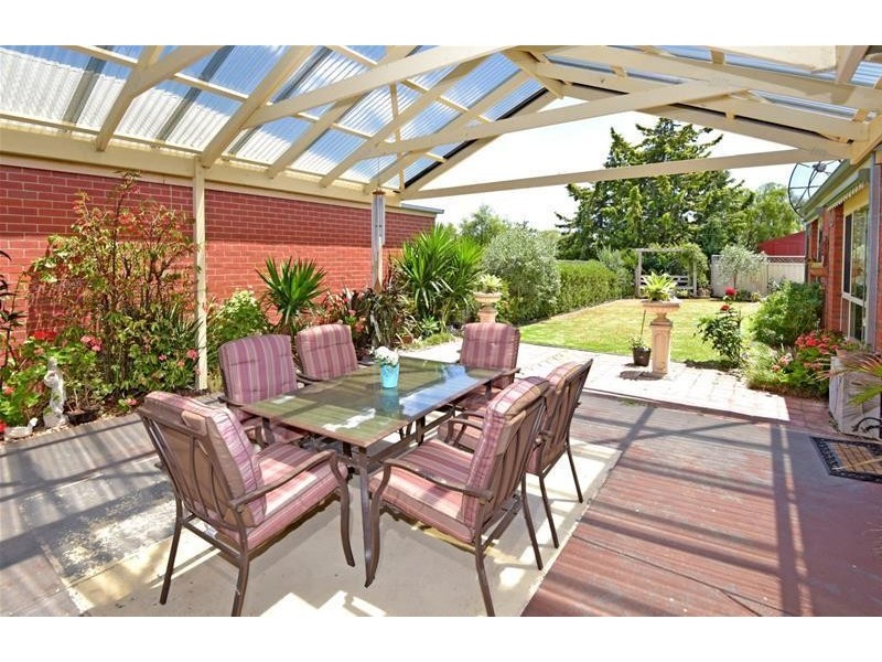 8 Emma Court, Leopold VIC 3224