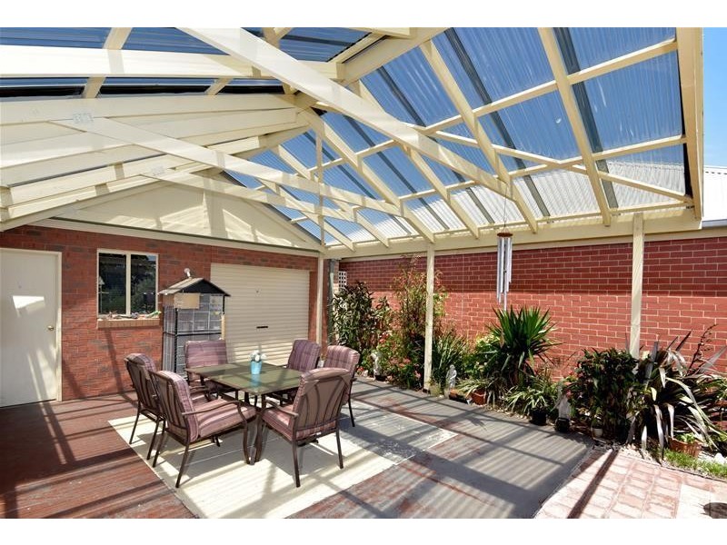 8 Emma Court, Leopold VIC 3224