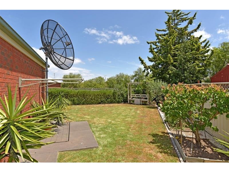 8 Emma Court, Leopold VIC 3224