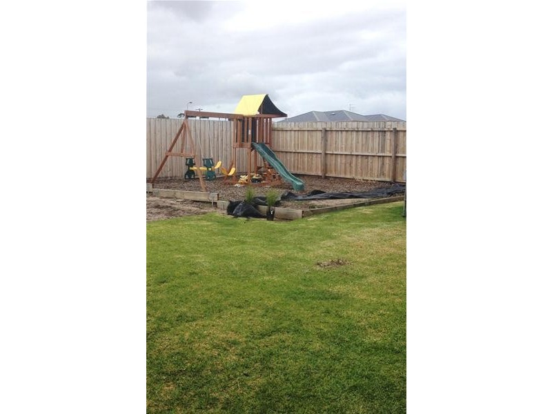 17 Pickworth Drive, Leopold VIC 3224