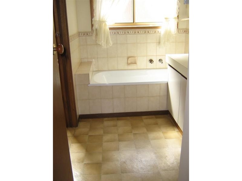 2/40 Kensington Road, Leopold VIC 3224