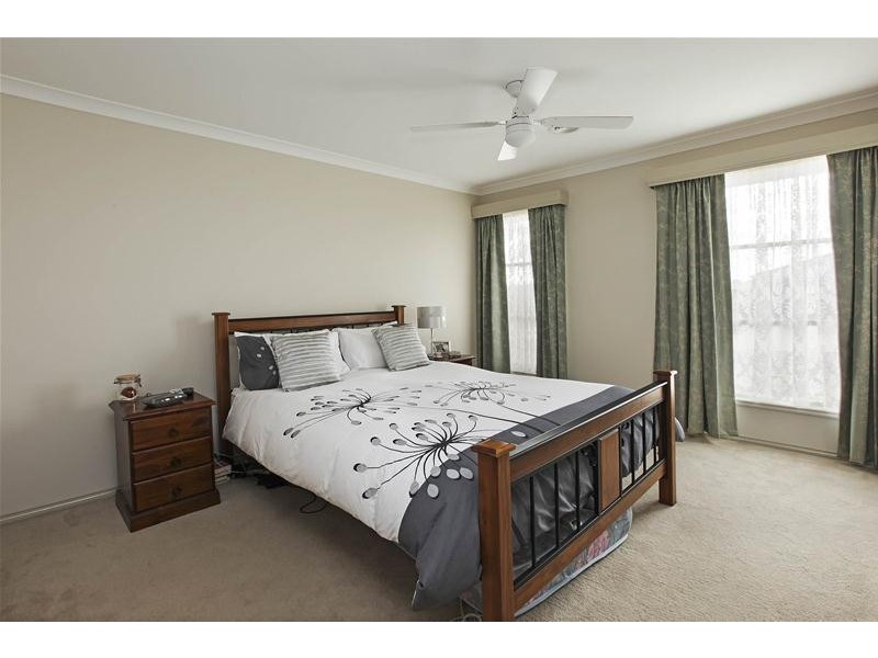 20 Shoaling Drive, Leopold VIC 3224