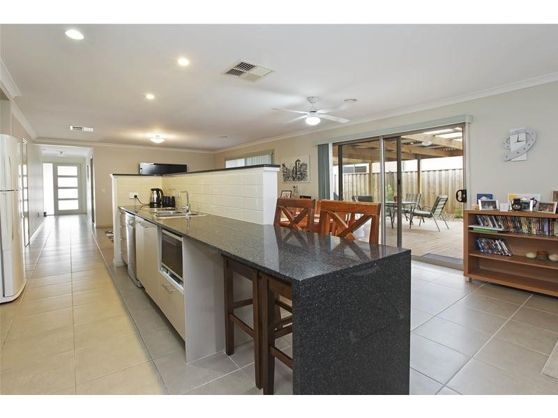 20 Shoaling Drive, Leopold VIC 3224