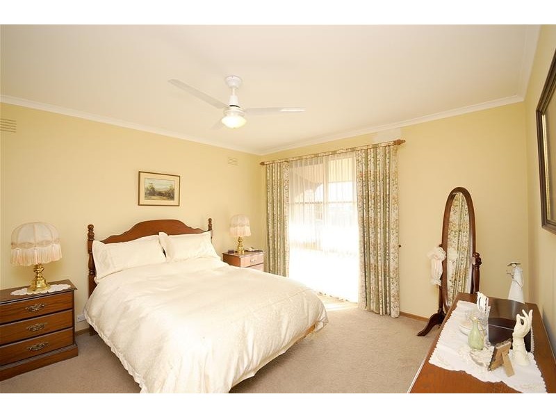 10 Woodleigh Close, Leopold VIC 3224