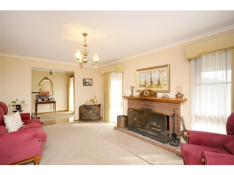 10 Woodleigh Close, Leopold VIC 3224