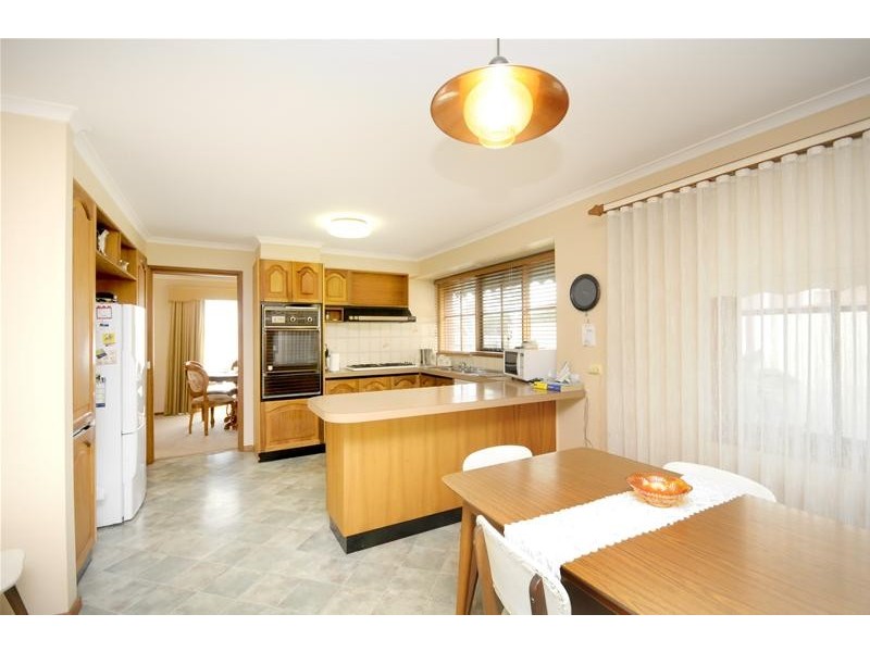 10 Woodleigh Close, Leopold VIC 3224