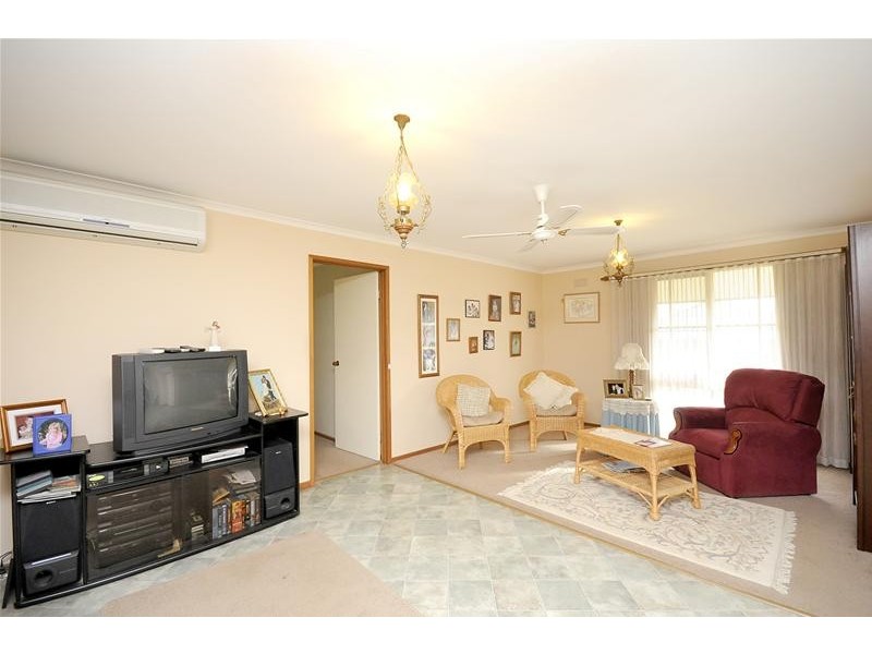 10 Woodleigh Close, Leopold VIC 3224