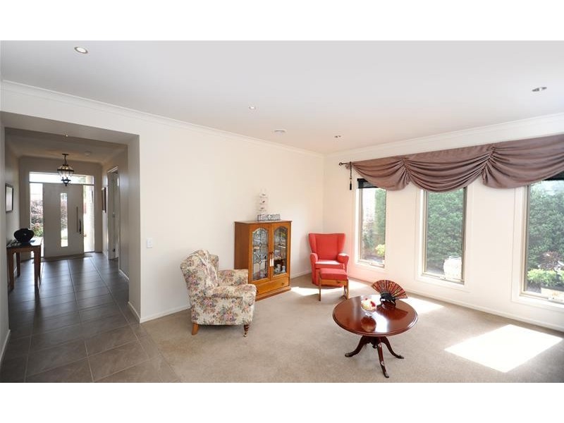 13 Grassland Grove, Leopold VIC 3224