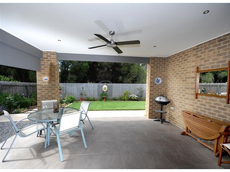 13 Grassland Grove, Leopold VIC 3224