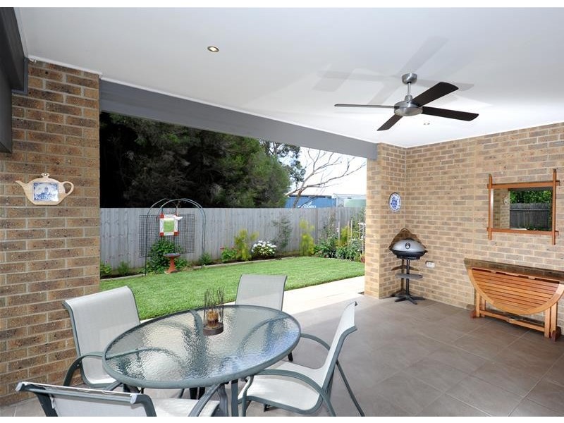 13 Grassland Grove, Leopold VIC 3224