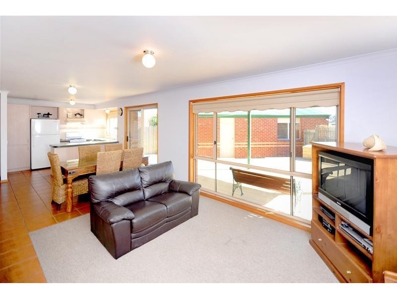 27 Vicarage Road, Leopold VIC 3224