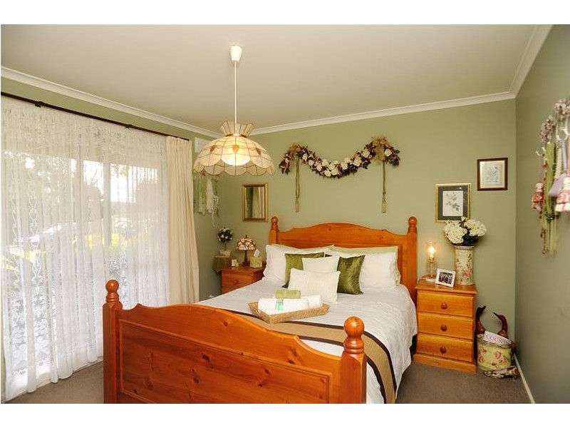 10 Gallois Gardens, Leopold VIC 3224