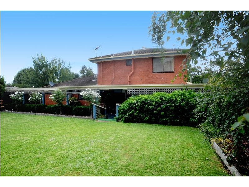 10 Gallois Gardens, Leopold VIC 3224