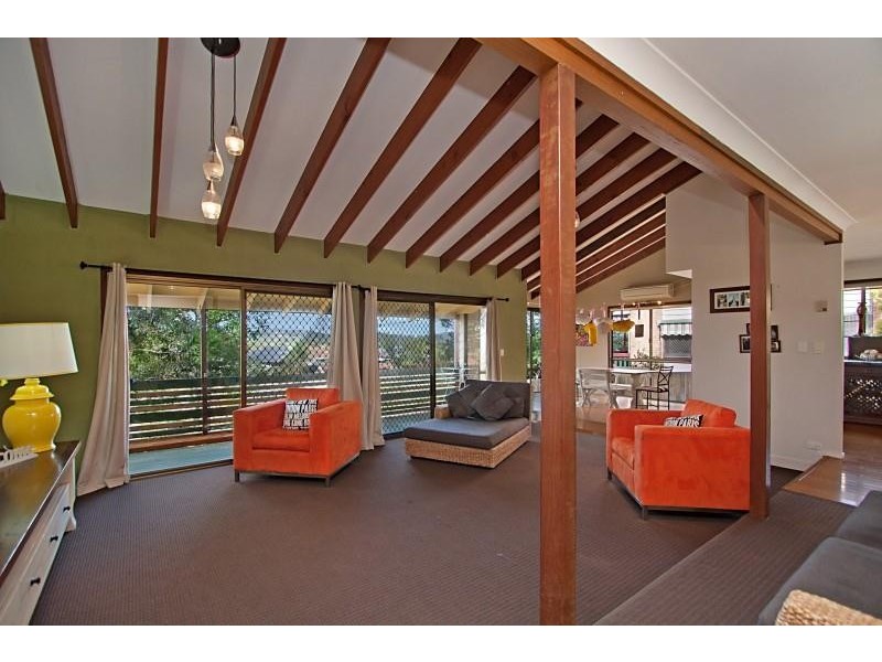 6 Hovea Court, Elanora QLD 4221