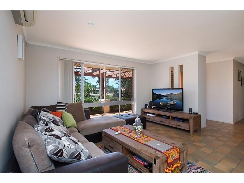 52 Japonica Drive, Palm Beach QLD 4221