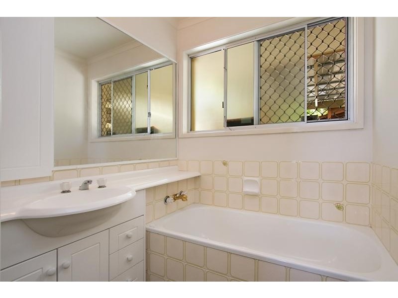 52 Japonica Drive, Palm Beach QLD 4221