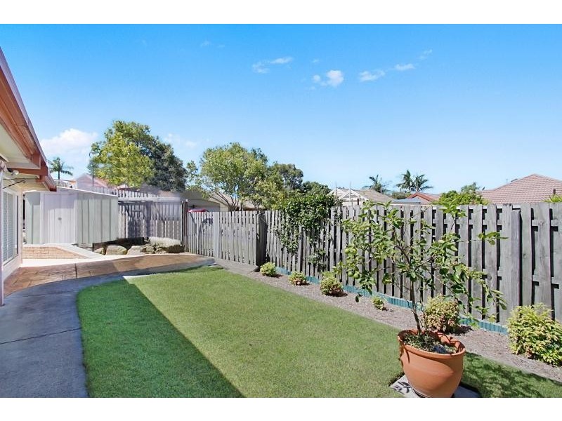 2/16 Waterdown Drive, Elanora QLD 4221