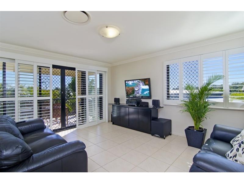 175 K P McGrath Drive, Elanora QLD 4221