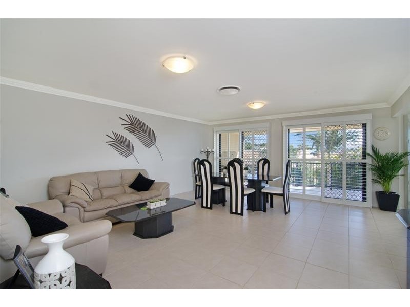 175 K P McGrath Drive, Elanora QLD 4221
