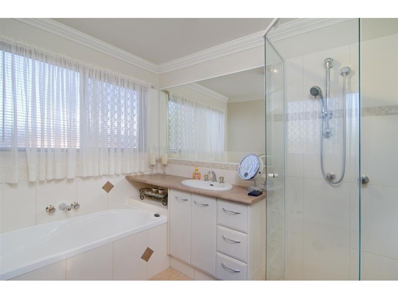 175 K P McGrath Drive, Elanora QLD 4221