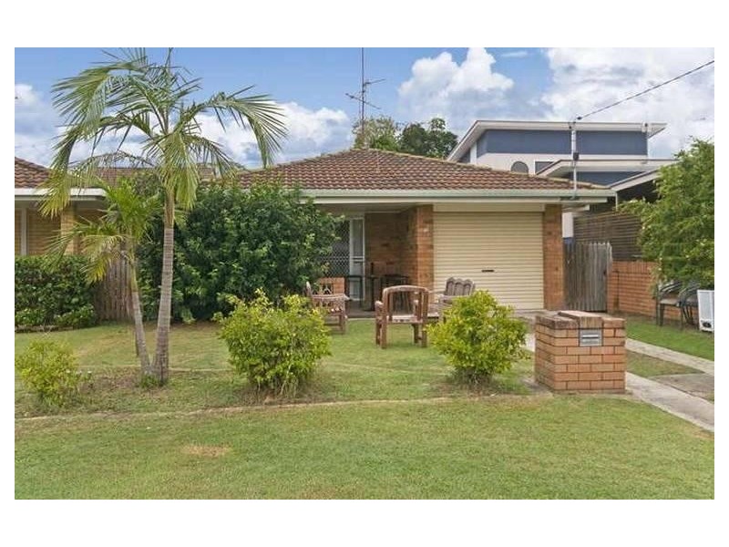 30 Twenty Fourth Avenue, Palm Beach QLD 4221