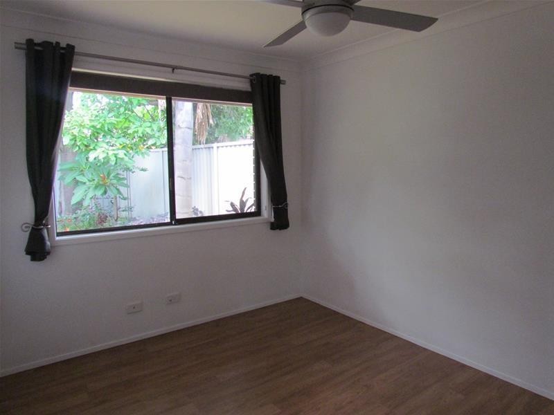 2/3 Greenleaf Close, Burleigh Waters QLD 4220