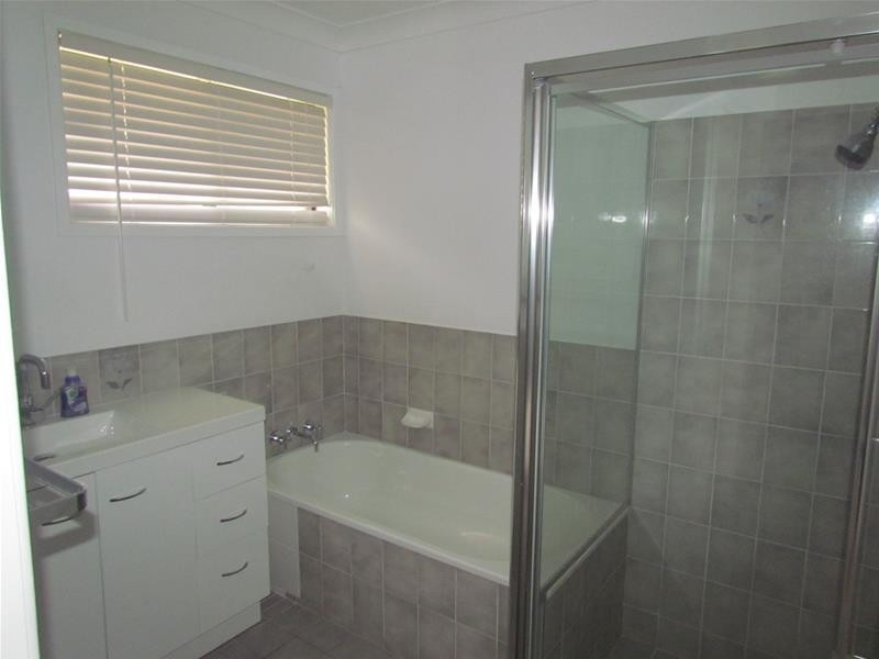 2/3 Greenleaf Close, Burleigh Waters QLD 4220